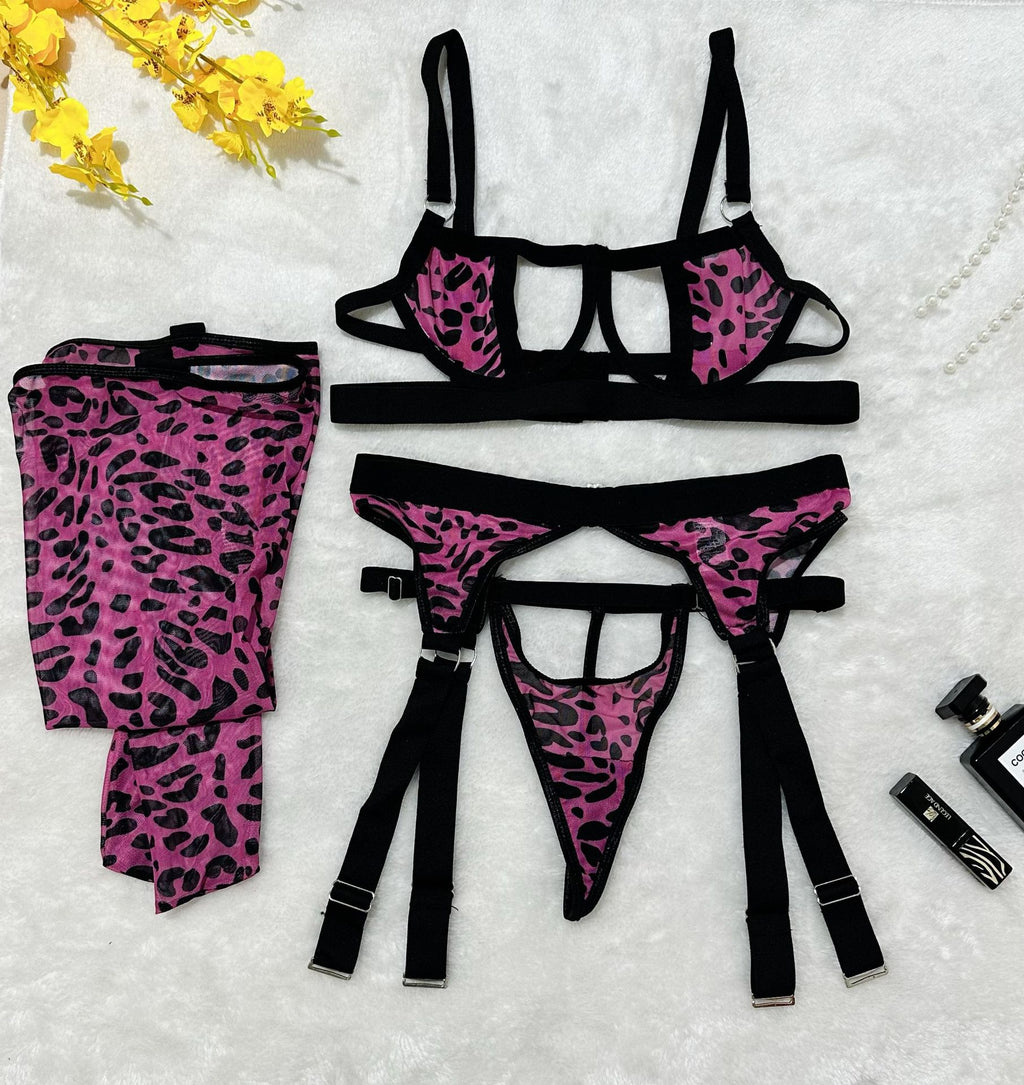 Set Lenjerie Sexy 4 Piese din Plasă — Sutien, Chiloți, Ciorapi, Model Leopard/Zebra