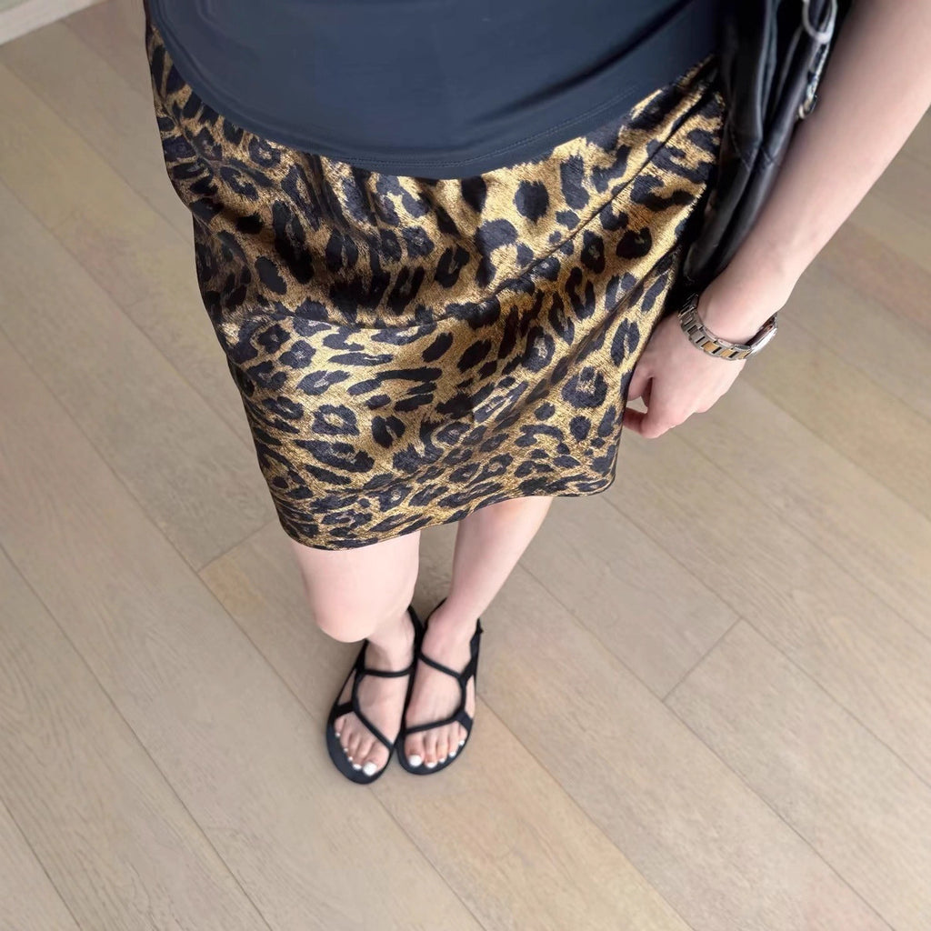 Fustă Mini cu Print Leopard pentru Femei — Sexy și Îndrăzneață