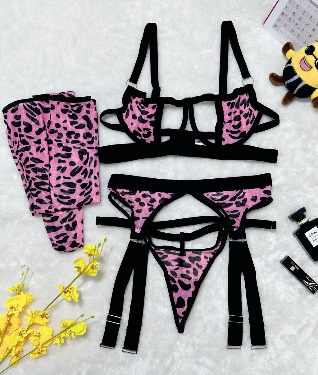 Set Lenjerie Sexy 4 Piese din Plasă — Sutien, Chiloți, Ciorapi, Model Leopard/Zebra