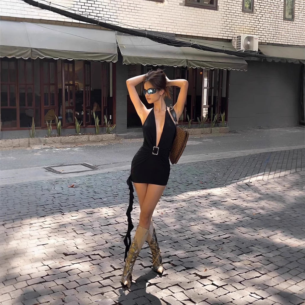Rochie Bodycon cu Strasuri și Decolteu Adânc — Ocazii Speciale