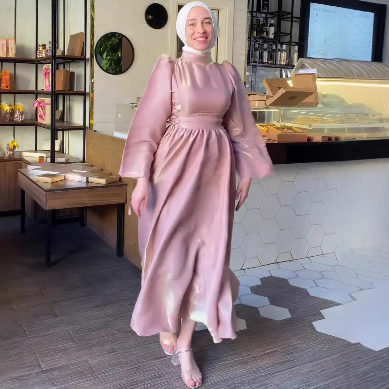 Rochie Tip Teacă cu Șiret și Mâneci Felinar — Lungime Maxi