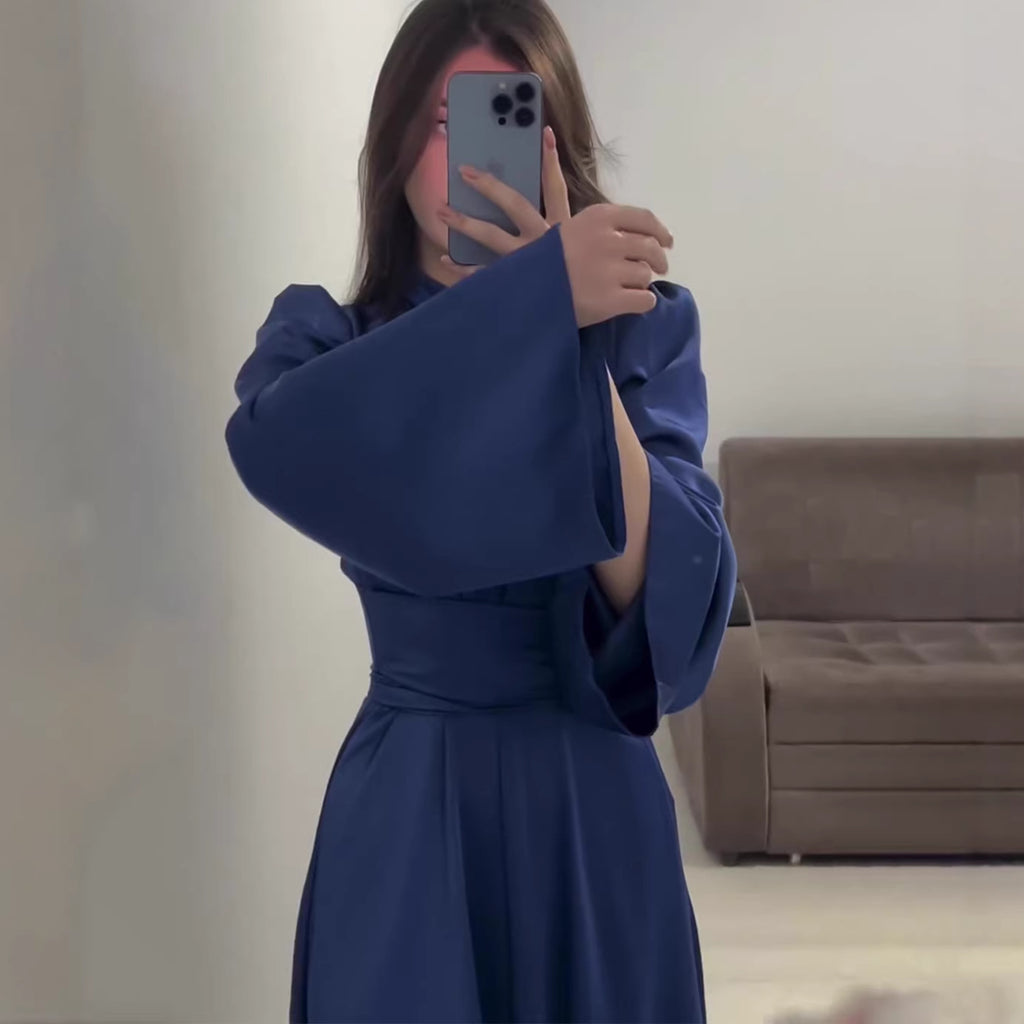 Rochie Maxi Elegantă cu Curea și Talie Îngustă — Mânecă Lungă