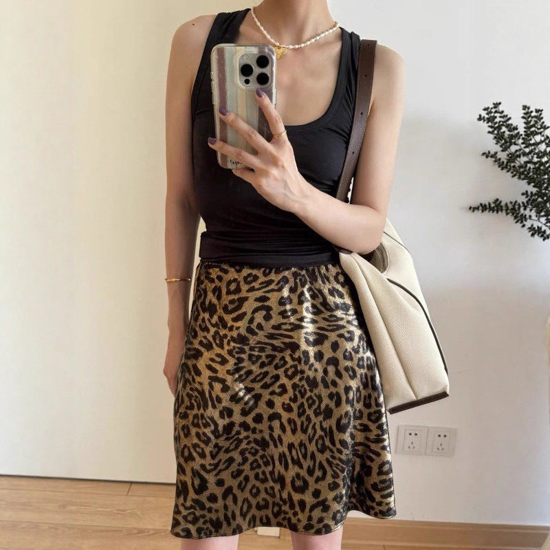 Fustă Mini cu Print Leopard pentru Femei — Sexy și Îndrăzneață