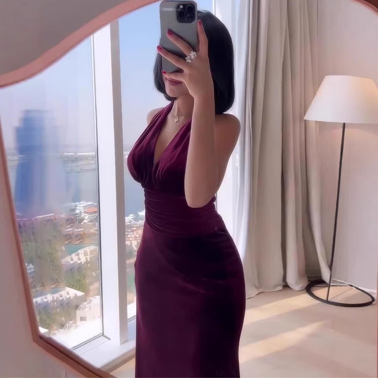 Rochie Sexy Fără Spate cu Croială Mulată — Fără Mâneci