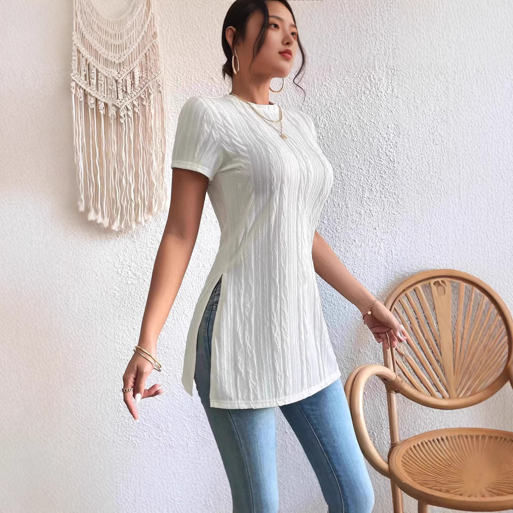 Tricou Damă cu Textură Nervurată — Guler Rotund, Mânecă Scurtă, Crăpătură Laterală