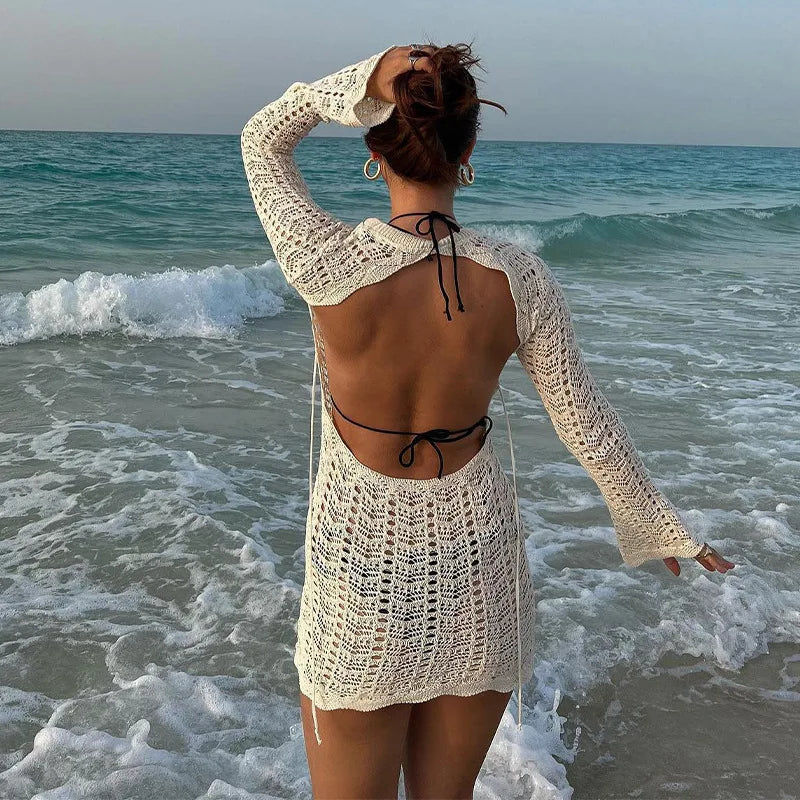 Rochie Mini Croșetată cu Flori și Spate Gol — Cover-Up de Plajă