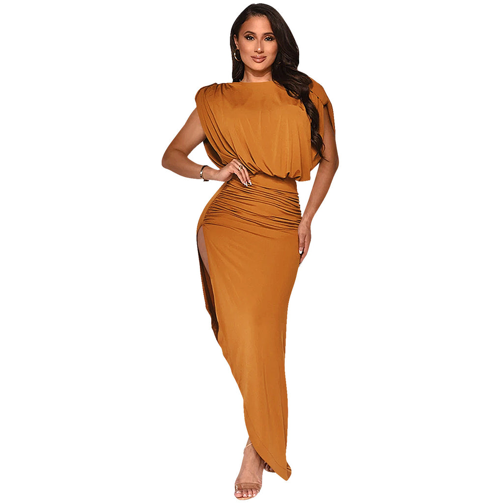 Rochie Lungă Pliată cu Crapă Asimetrică — Fără Mâneci