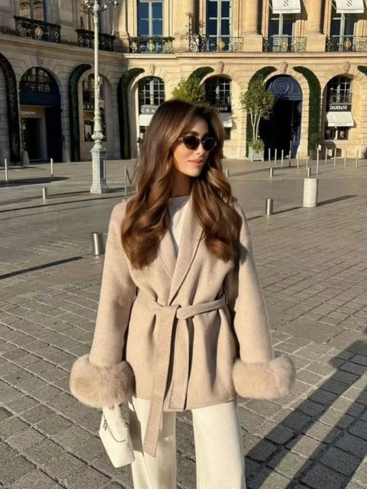 Palton Scurt Damă din Lână cu Blană - Toamnă Iarnă