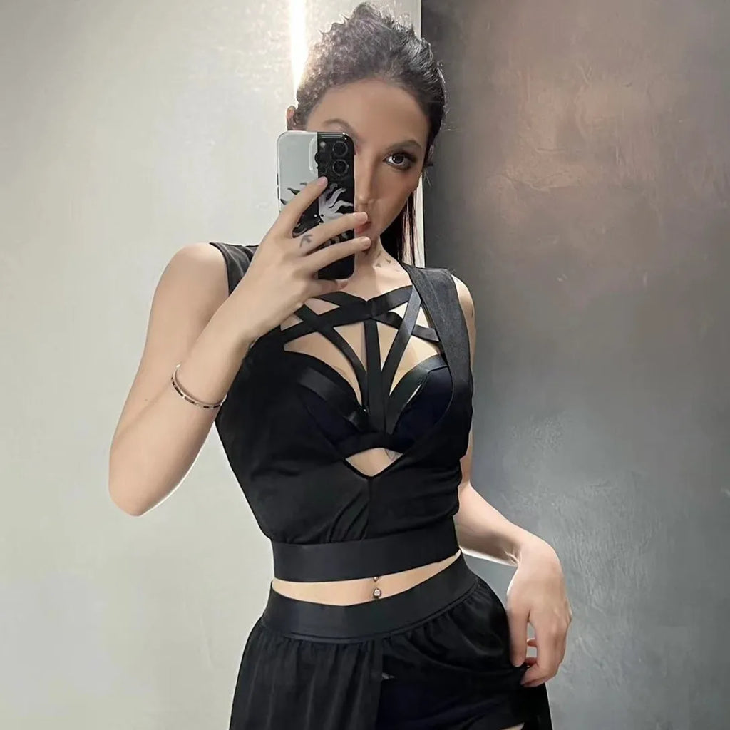 Set 4 Piese Femei Goth Club — Corset, Top Crop, Chiloți & Fustă cu Crestătură