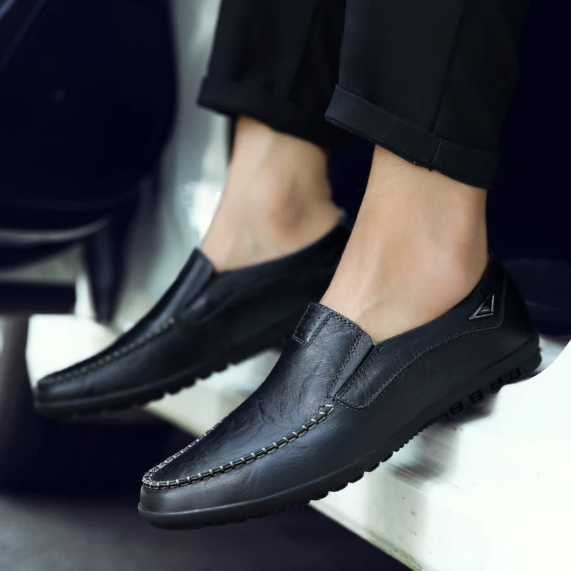 Mocasini Bărbați CLOHOO – Slip-On din Piele, Confortabili, Anti-Alunecare
