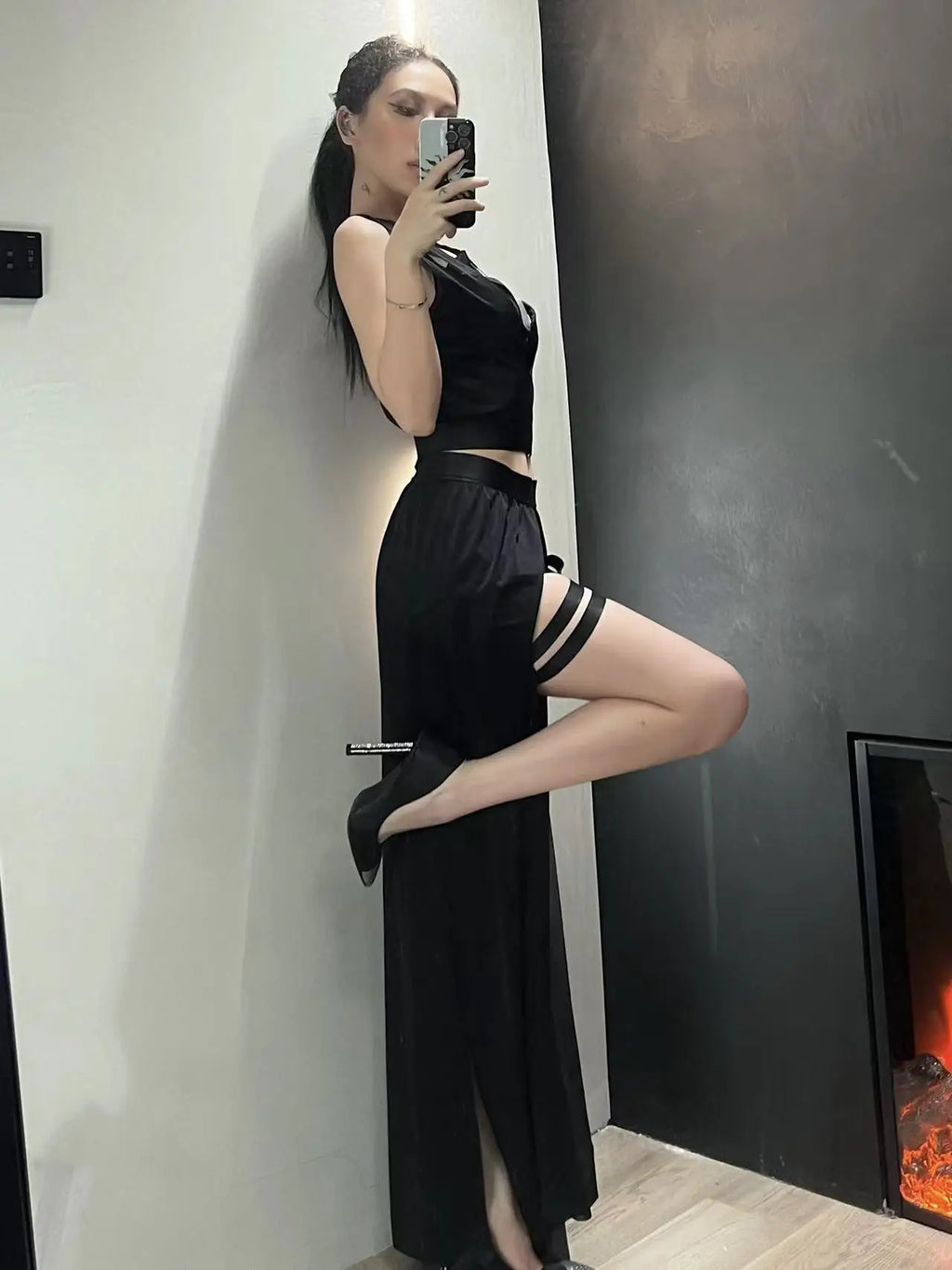 Set 4 Piese Femei Goth Club — Corset, Top Crop, Chiloți & Fustă cu Crestătură