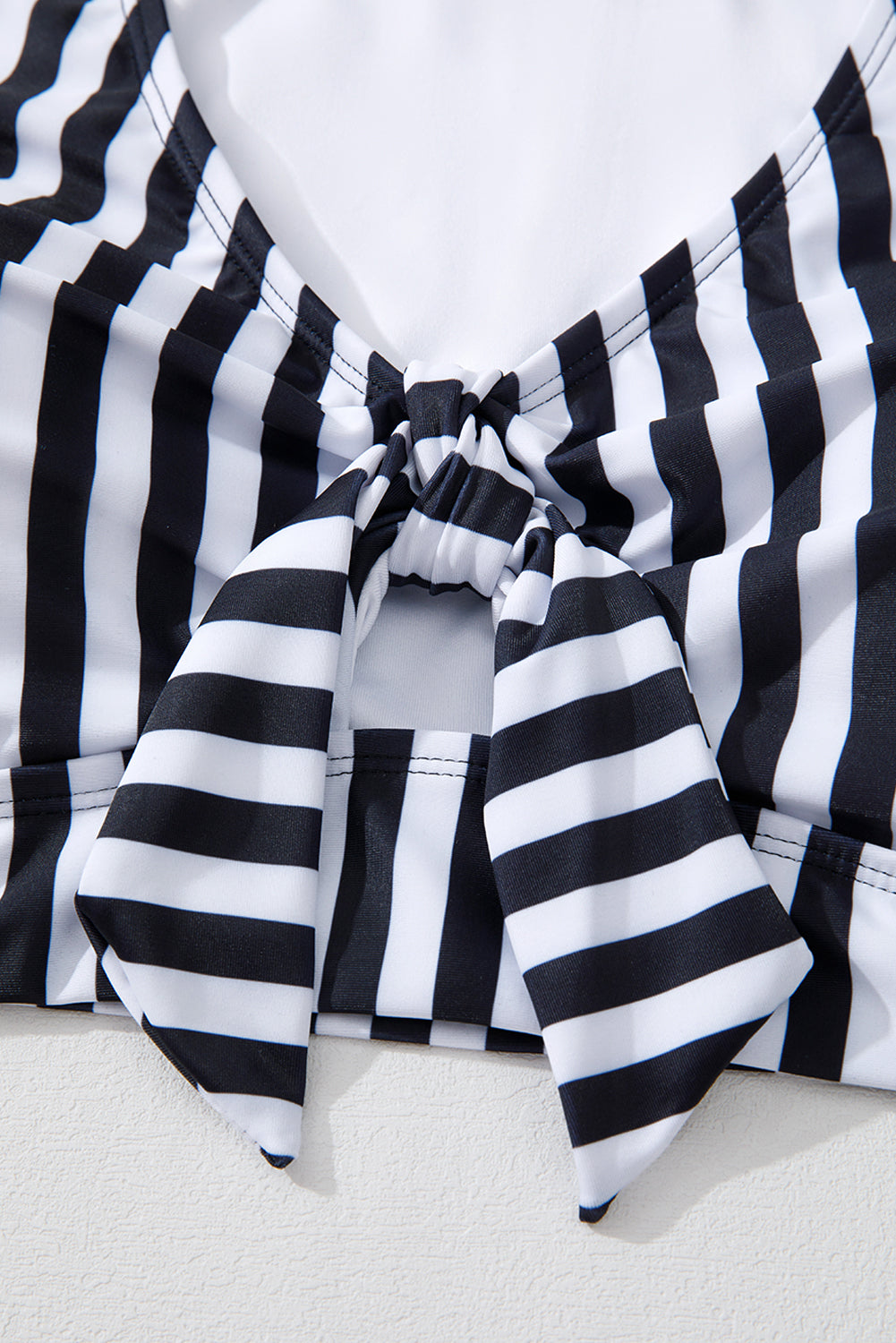 Costum de Baie Plus Size Negru cu Dungi — Set 2 Piese, Talie Înaltă