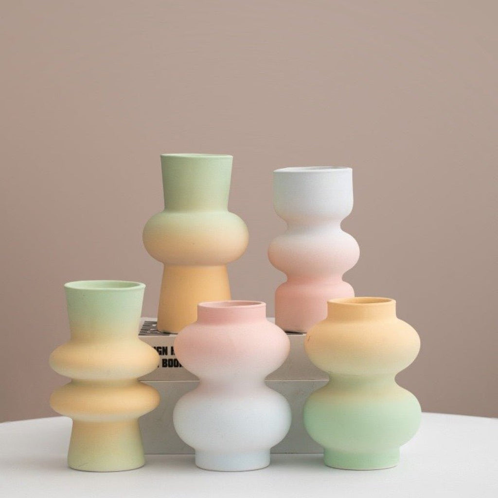 Vasă Ceramică Gradient Handmade — Design Geometric Dopamine