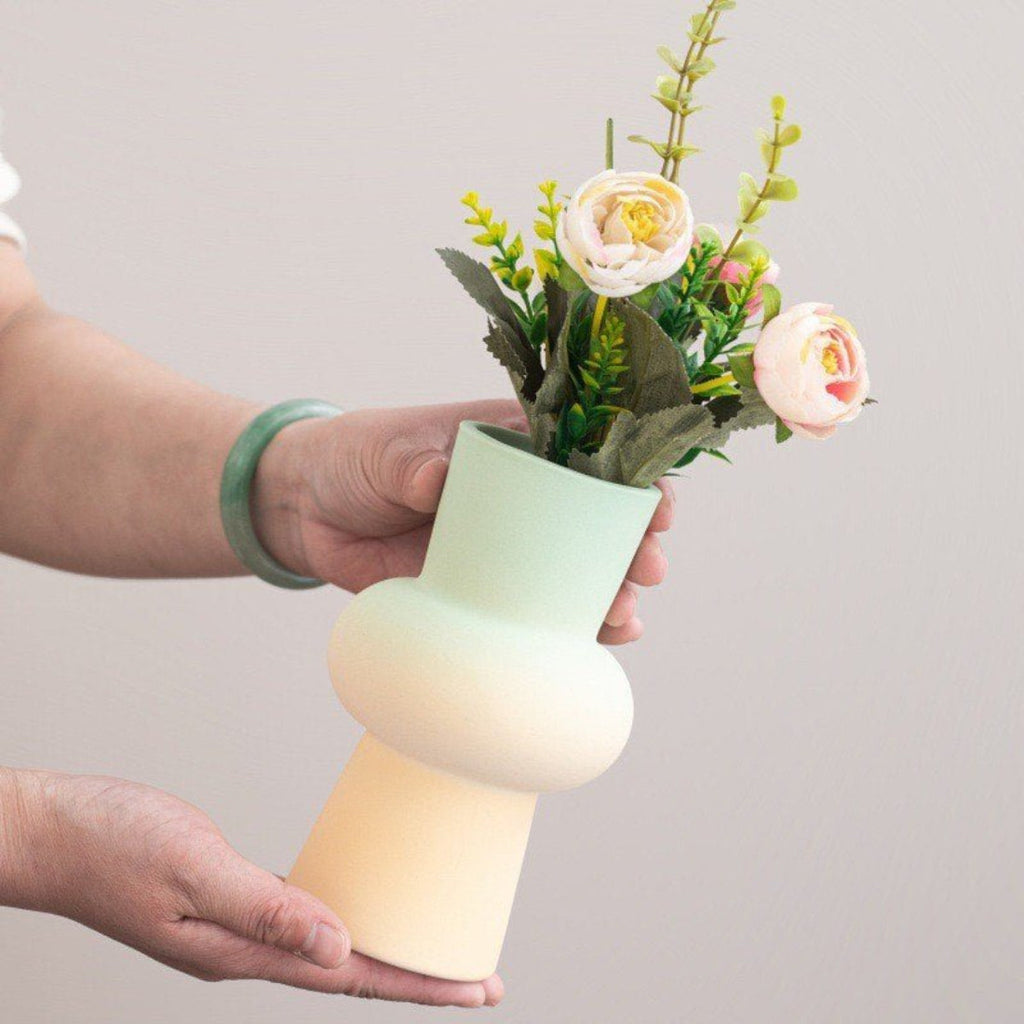 Vasă Ceramică Gradient Handmade — Design Geometric Dopamine