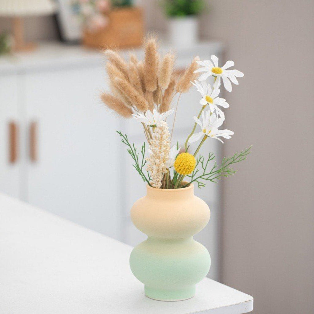 Vasă Ceramică Gradient Handmade — Design Geometric Dopamine