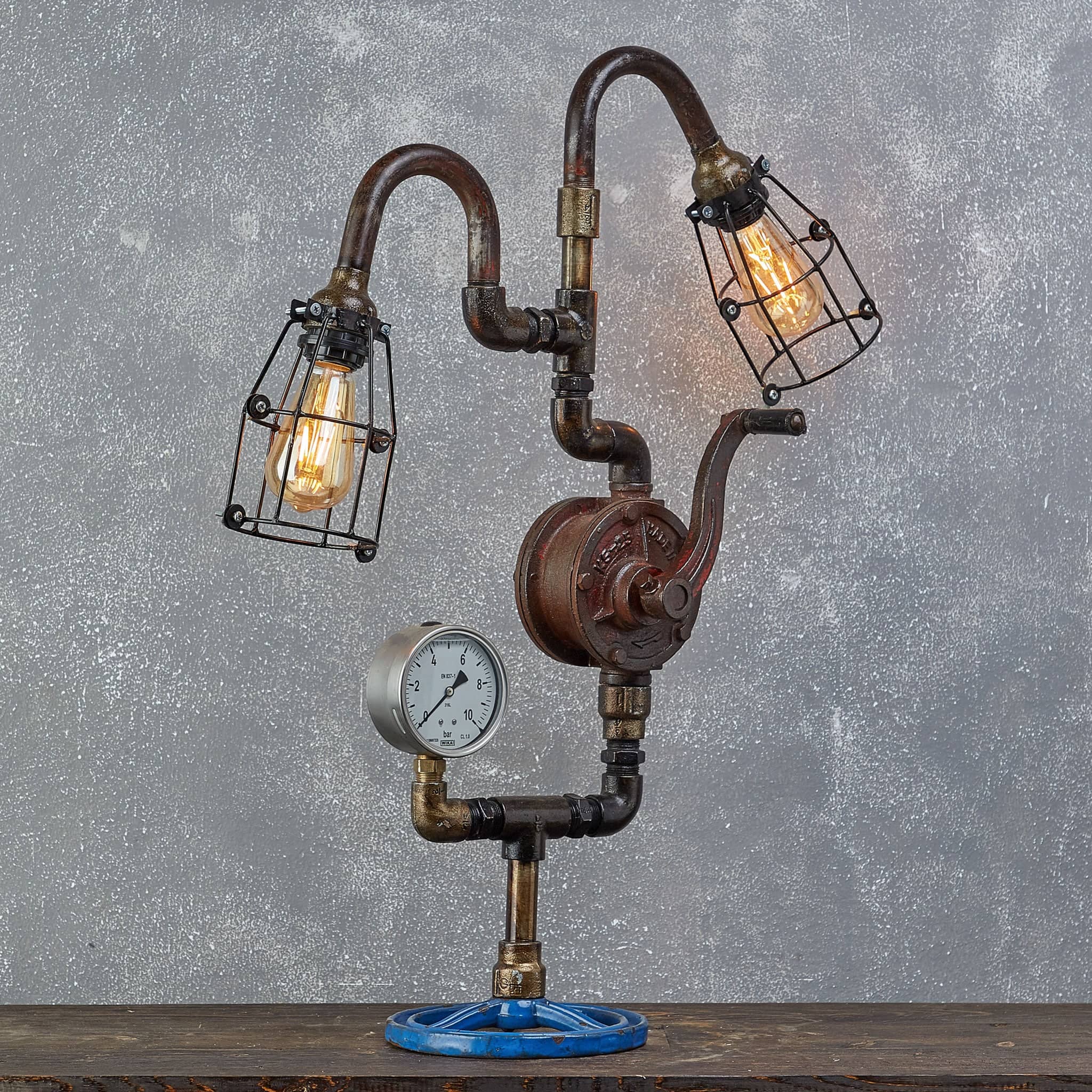 Lampă Steam Punk Oil Pump Swan — Design Industrial și Eleganță