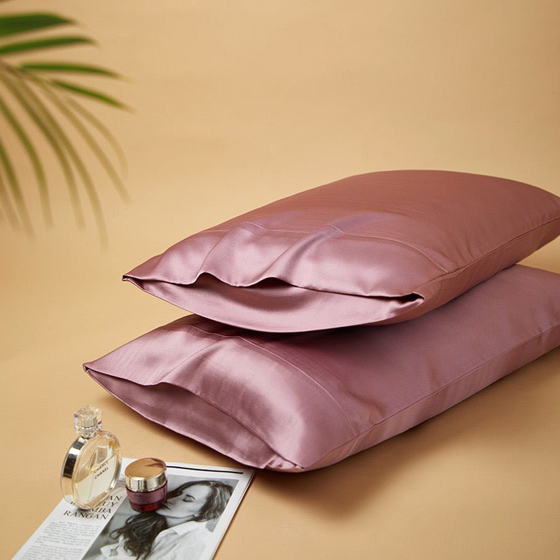 Cutie Cadou Silky: Pernă din Mătase Organică 100% Mulberry, Grad 6A