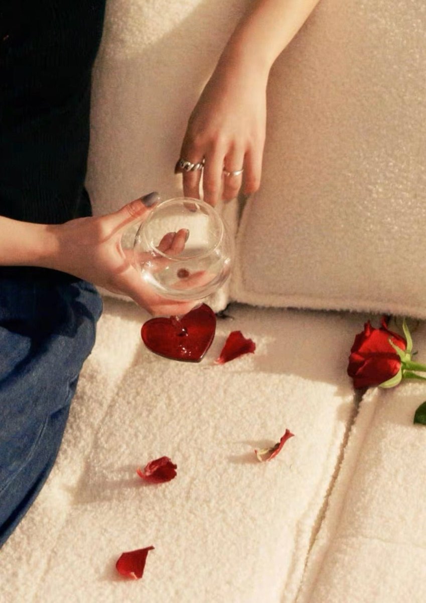 Set 4 Pahare Retro Ondulate — Cadou Perfect pentru Valentine, Nuntă sau Aniversare